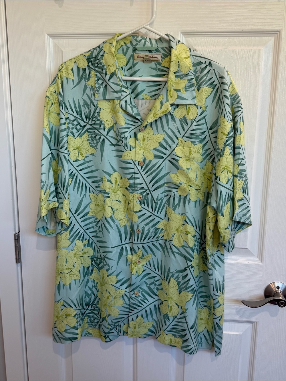 Tommy Bahama 100% Silk Hawaiian Shirt